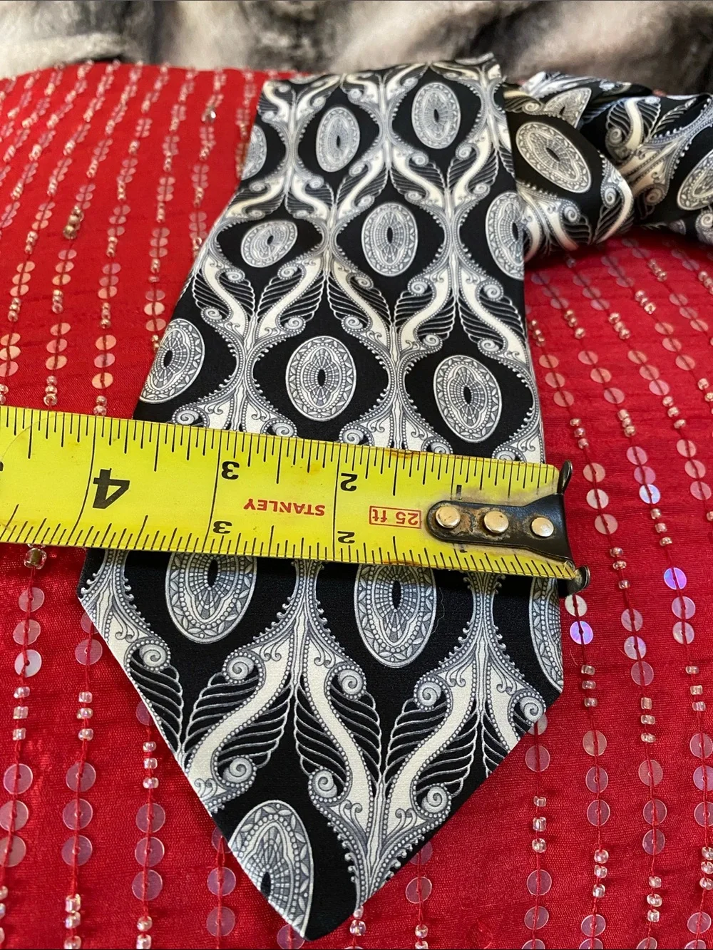💯 Silk Hand Made In Italy 🇮🇹 Stunning Black White Versace Style Print Rare Tie